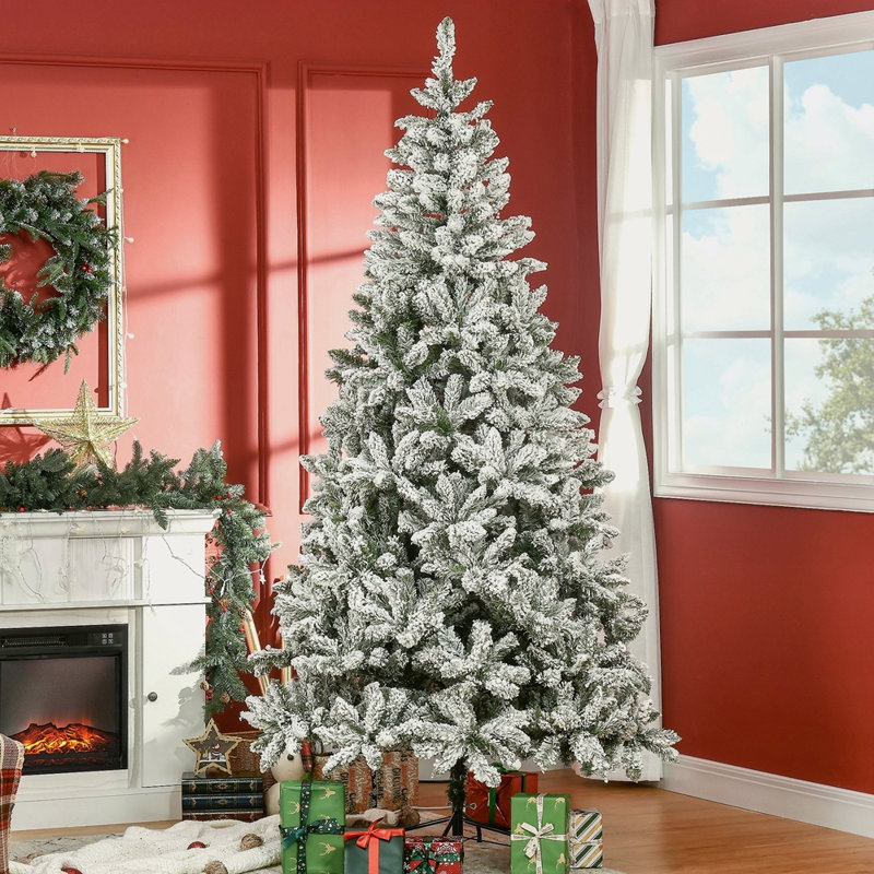 Arbre de Noël artificiel enneigé 7,5 pi avec branches réalistes, 7.5'