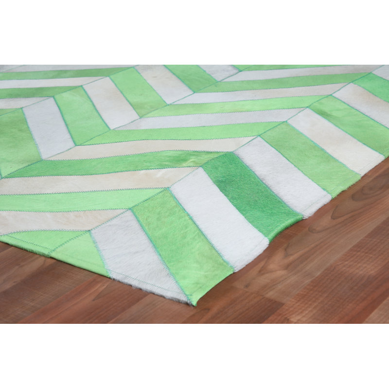 Natural Hide Cowhide Chevron Area Rug in Green/Ivory, Rectangle 11'6" x 14'6"