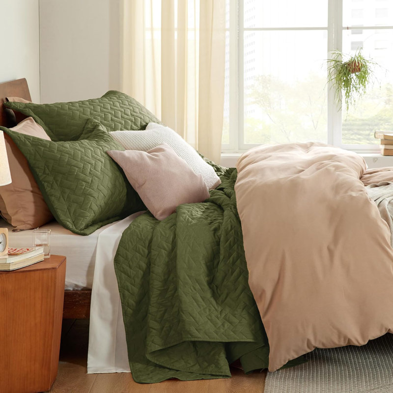Bedsure Twin/Twin XL Lightweight Quilted Blanket - Breathable Basket Weave Quilt for Dorm Room & Home - AC-Friendly Summer Bedding for Bed & Sofa - Olive Green-Soft Gift for Women & College Students, All Seasons