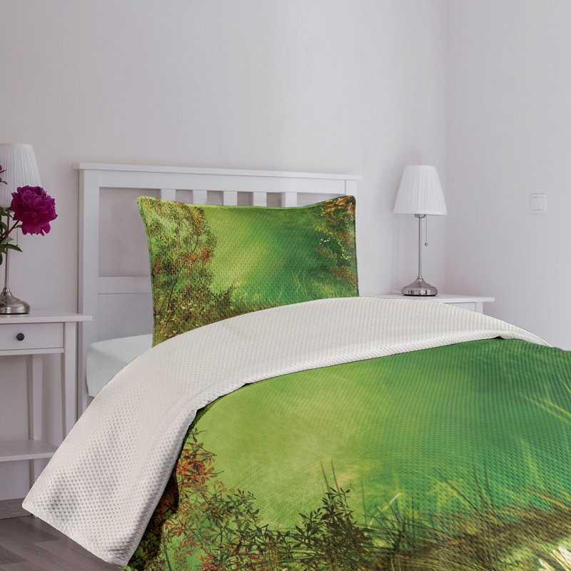 Green Nature Print Twin Quilted Bedspread Set
