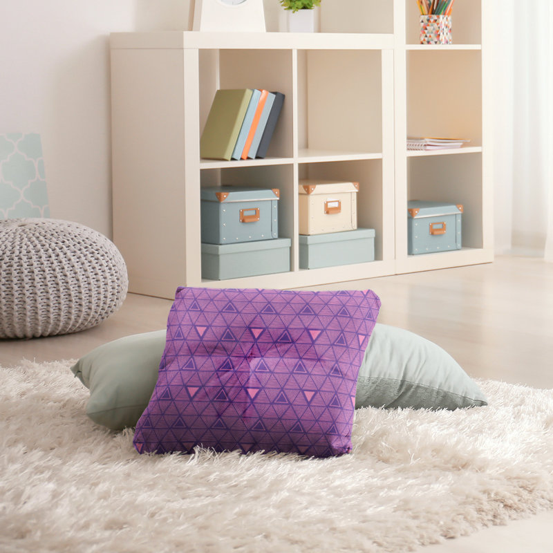 Coussin de sol classique à motif de triangles dessinés à la main, 26 po x 26 po, Mauve/rose