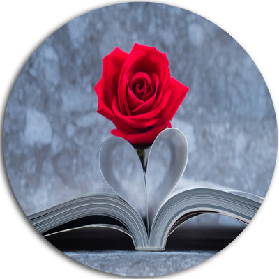 « rouge rose à l’intérieur du livre », impression sur métal