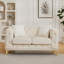 Luxueux canapé de style Chesterfield en velours avec détails capitonnés et pieds en métal, y compris 2 coussins décoratifs, beige
