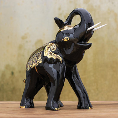 Colindres Figurines & Sculptures