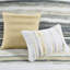 Courtepointe très grand / très grand avec 6 pièces en jaune. Paisible bande d'aquarelle pour une chambre à coucher élégante. Coussin décoratif en microfibre douce et coussin décoratif, jaune très grand. Matériau serein-122461054-122461052