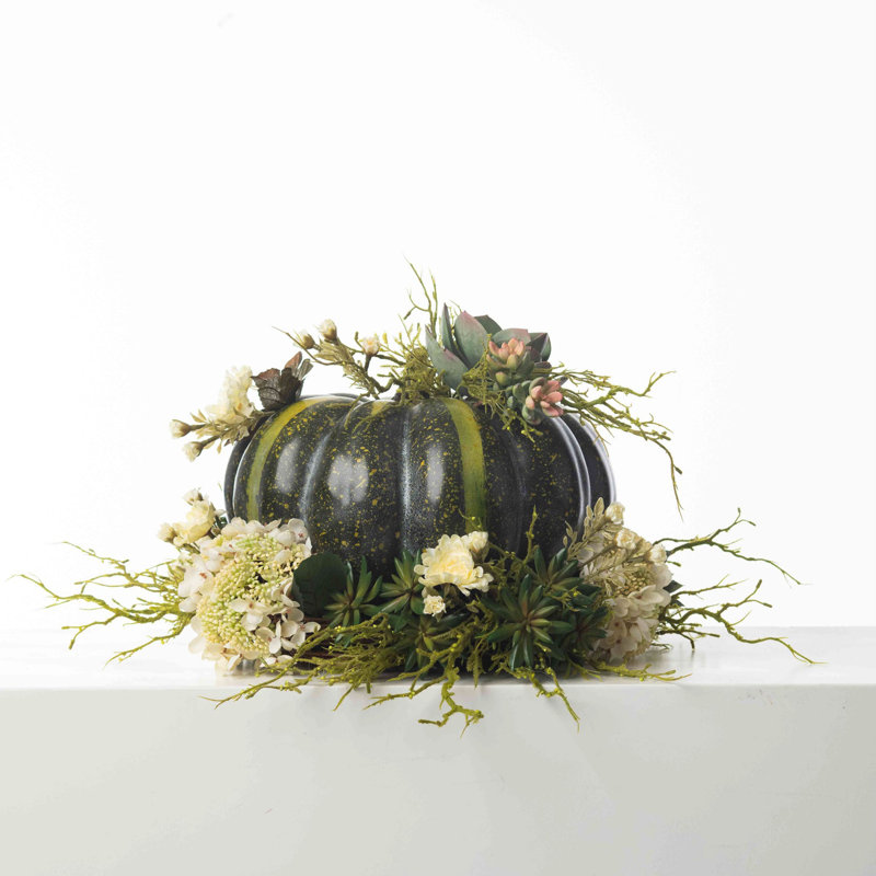 Arrangement de centre de table de citrouille vert foncé
