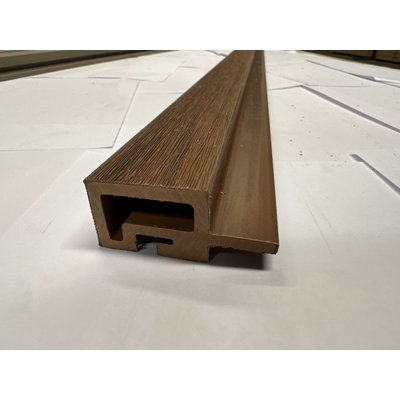 Panneau mural 2,2 po x 106 po Shiplap