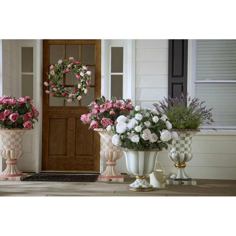 Rosy Check Tulip 28" Wreath