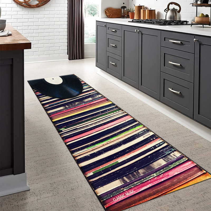 Non Woven Soft Printed Rug with Intricate Floral Pattern Ideal for Modern and Classic Interiors, Rectangle 2'8" x 4'11"