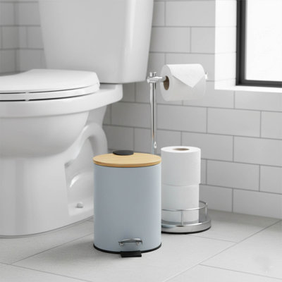 Trash Can with Bamboo Lid and Pedal, 2.5L Capacity