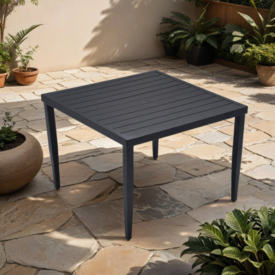 Table d'extérieur carrée en aluminium 40 po x 40 po - Noir braise, rouille, élégant avec trou de parasol