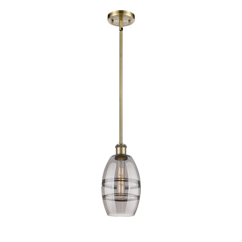 Luminaire suspendu à 1 tige Ballston Bettylou-516-G557, H 8,13 po x l 5,88 po x P 5,88 po, Gris fumée clair, Laiton antique