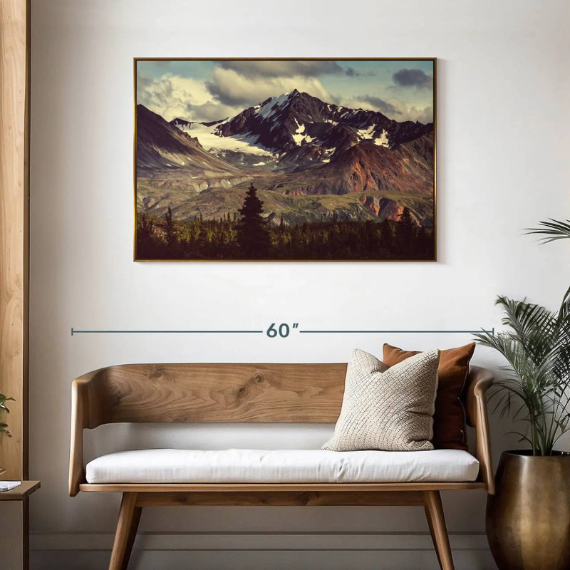 Montagnes de l'Alaska, Cadre flottant doré, 43 po x 29 po