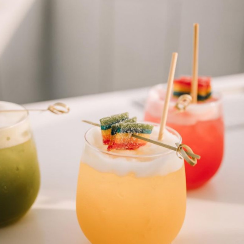 Tige de blé cocktail buvant des pailles