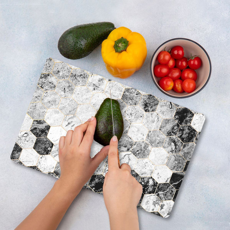 Planche à découper en verre trempé Flourish, 7,9 po x 11,8 po | 100% antibactérien, surface facile à nettoyer, pieds en silicone antidérapants | Parfait pour la préparation et le service des aliments, durable et élégant pour la cuisine, ne va pas au lave-vaisselle