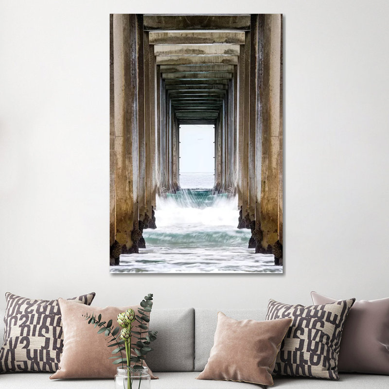 La Jolla Sropps Beach Pier par Susanne Kremer - Photographie sur toile tendue, H 60 po x l 40po x P 1,5 po