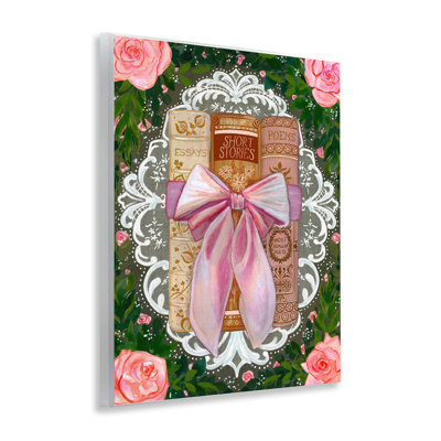 Livres romantiques avec plaque murale en dentelle, design par Glad You Here Co.