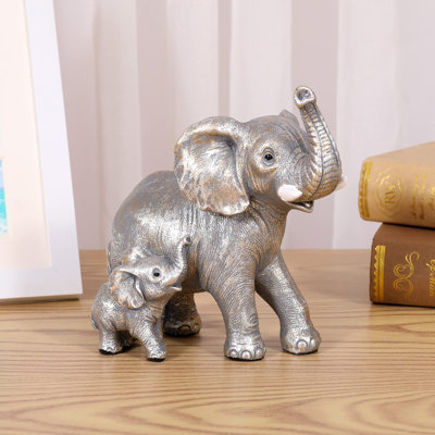 Adorables figurines d'éléphant