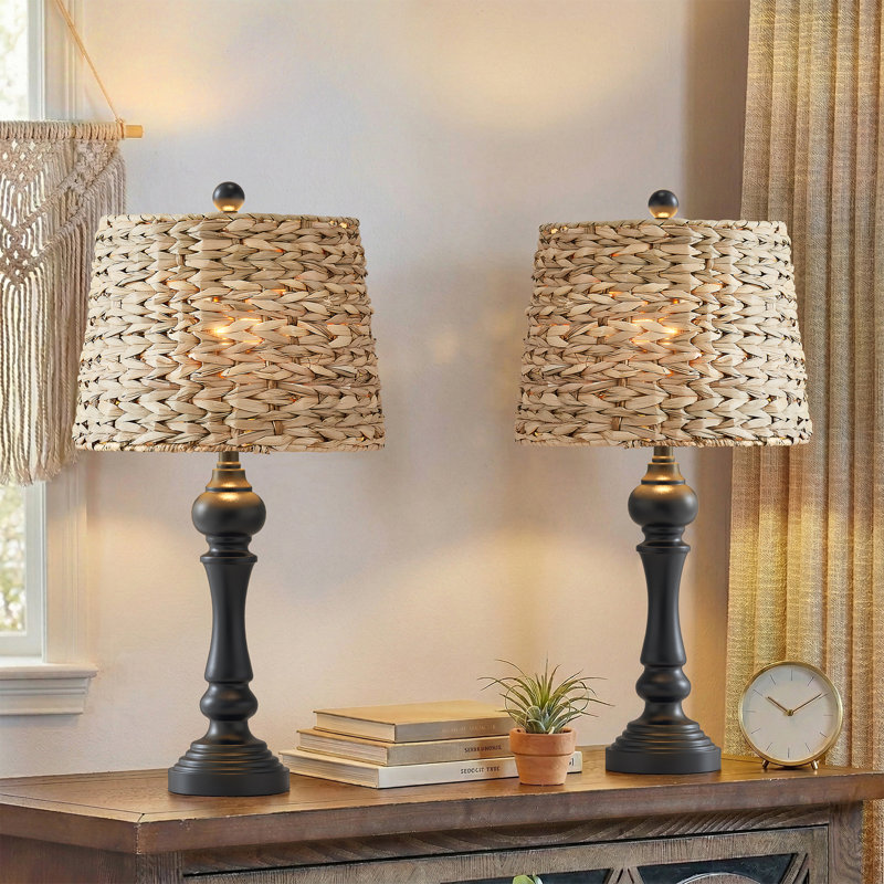 Lampe de table en résine Archo de 26 po avec abat-jour tissé à la main pour chambre à coucher Arcola, Noir