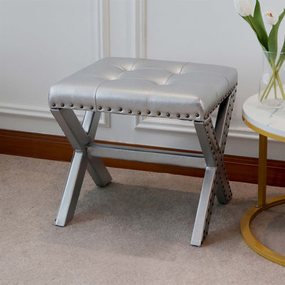 Tabouret d'appoint avec revêtement en lin touffeté, siège en bois à base en X, garniture cloutée, compact et portable, capacité de 300 lb