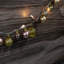 Guirlande à piles avec décorations de Noël