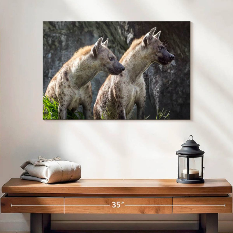 Crowle Hyenas en alerte, H 16 po x l 24 po