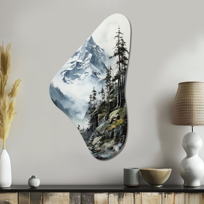 Vert vert, montagnes majestueuses, sommets hivernaux - Art mural asymétrique en forme de montagnes Boomerang