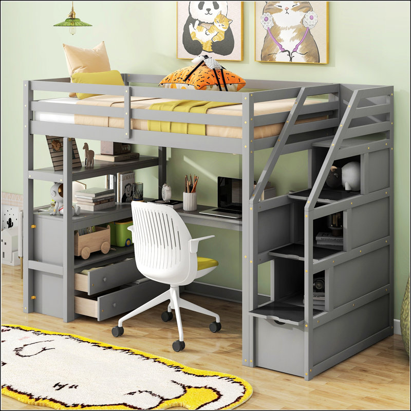 Lit mezzanine simple avec bureau, tablettes, tiroirs intégrés et escalier de rangement gris, parfait pour un usage peu encombrant et multifonctionnel.