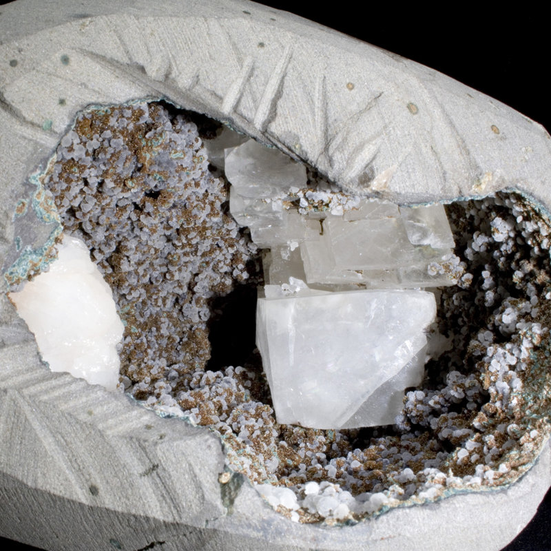 Calcite et stilbite avec calcédoine en géode