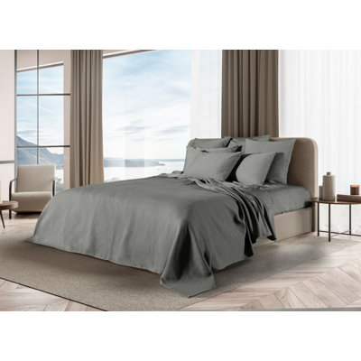 Olivia Coverlet