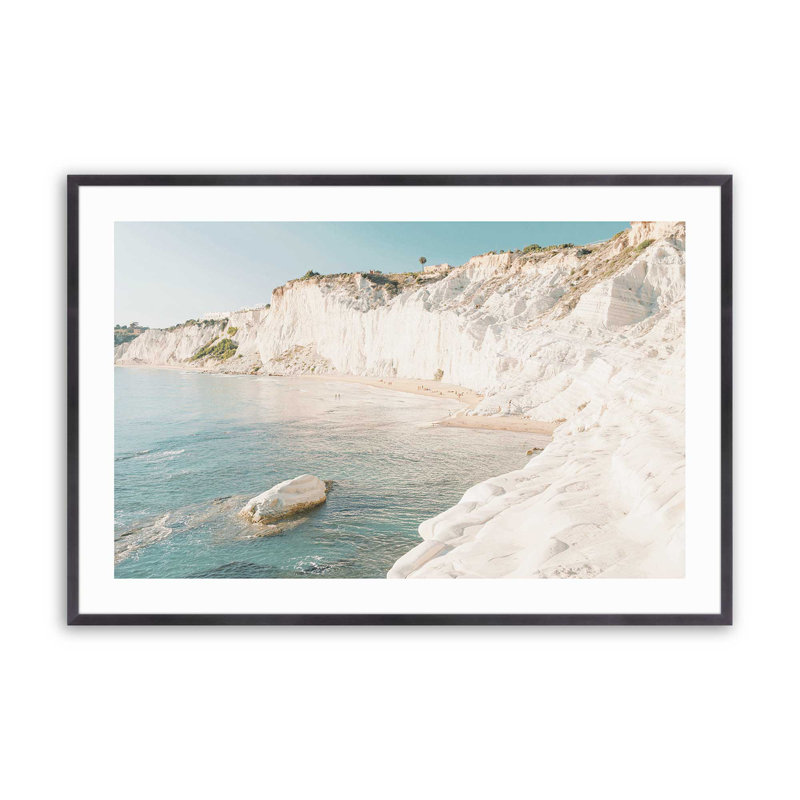 Imprimé Cliffside Dreams, H 12,25 po x l 15,25 po x P 1,25 po, Cadre en zinc patiné