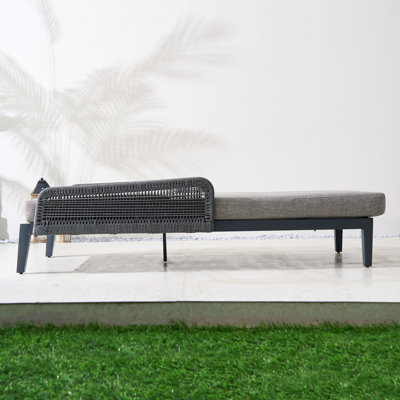 Chaise longue d'extérieur en aluminium avec coussins