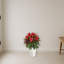 Arrangement floral mélangé dans un pot de fleurs
