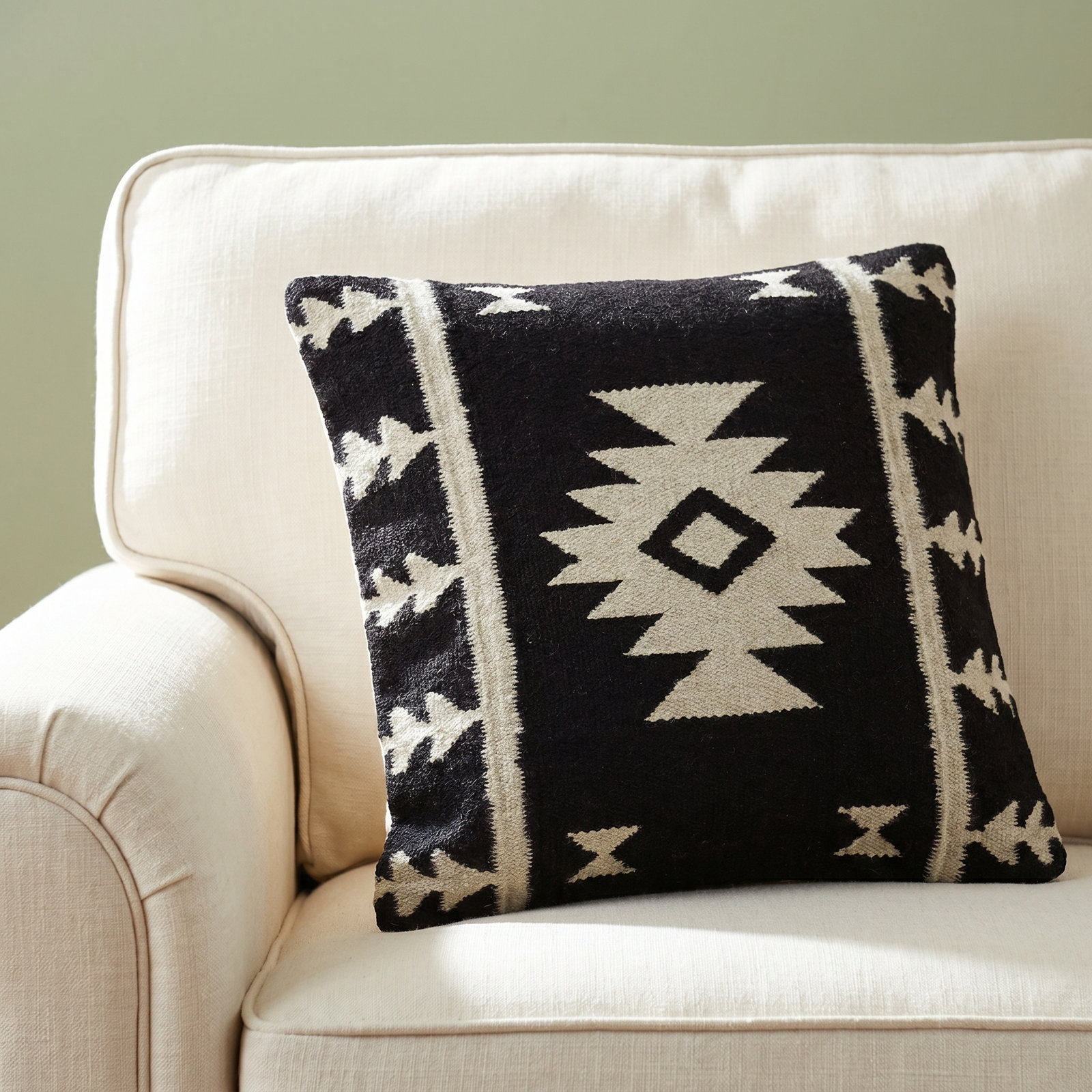 Donner 18" x 18" Wool Pillow Cover, Black