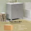 Meuble-lavabo moderne avec lavabo en céramique et options de rangement polyvalentes-112430183