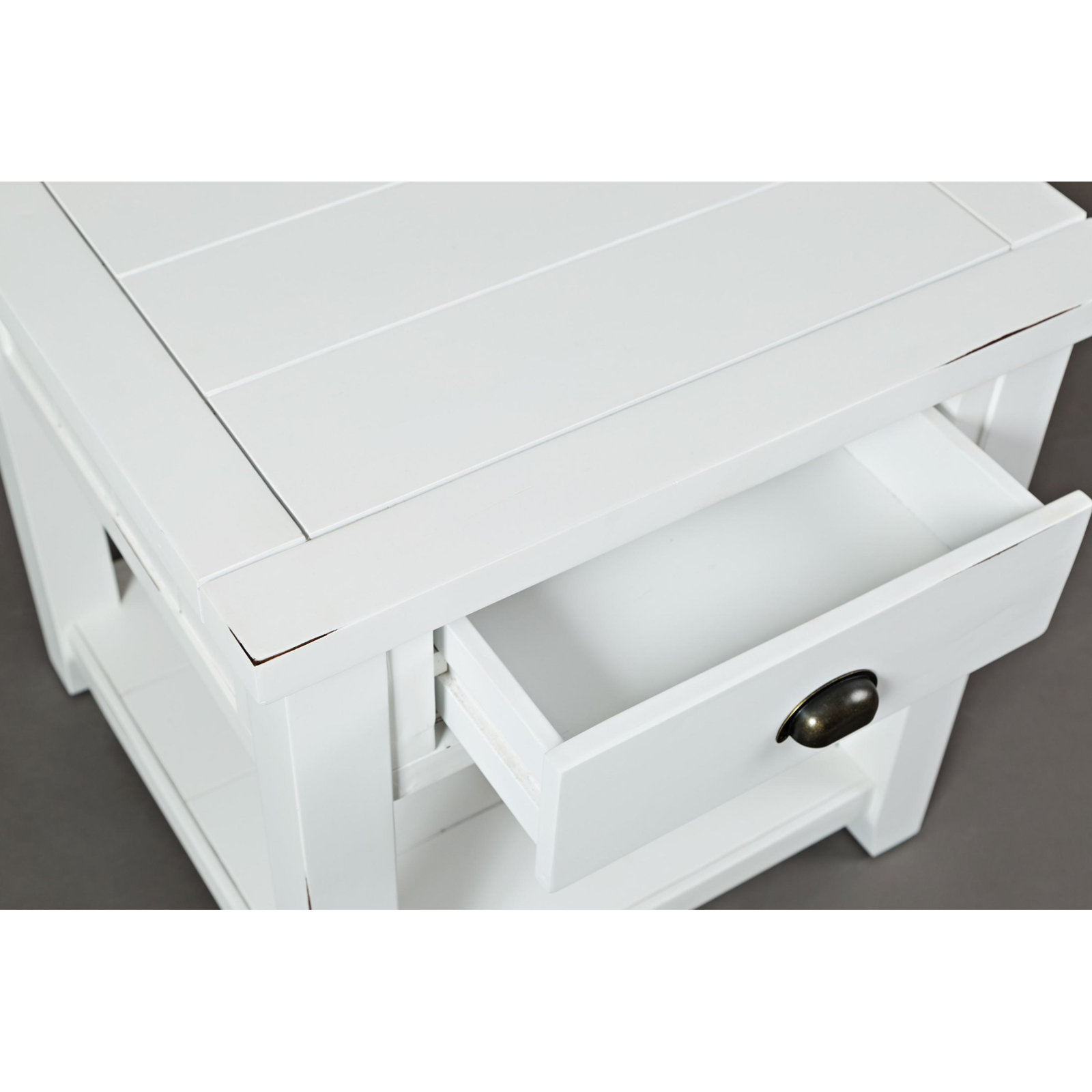 Castile 24" End Table, Weathered White