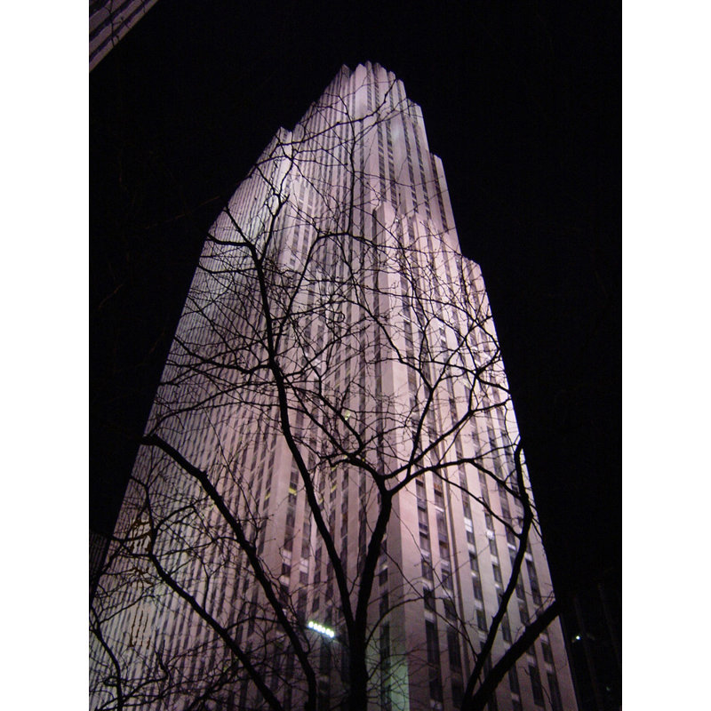 New York, GE, bâtiment de nuit, H 48 po x l 36 po