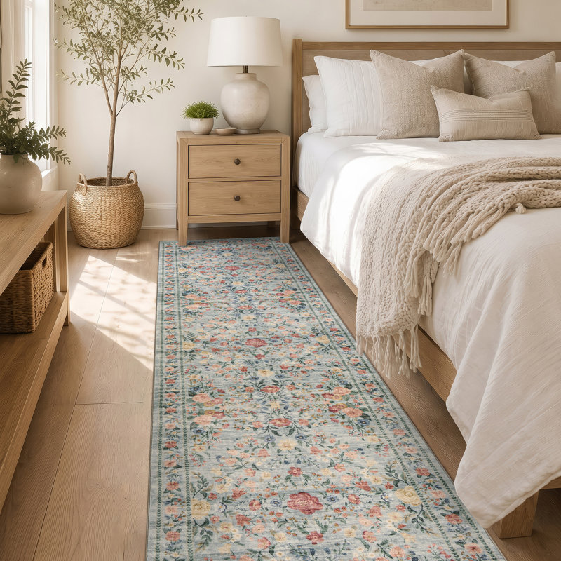 Tapis bleu marine antidérapant Floral Garden, 2 pi x 12 pi