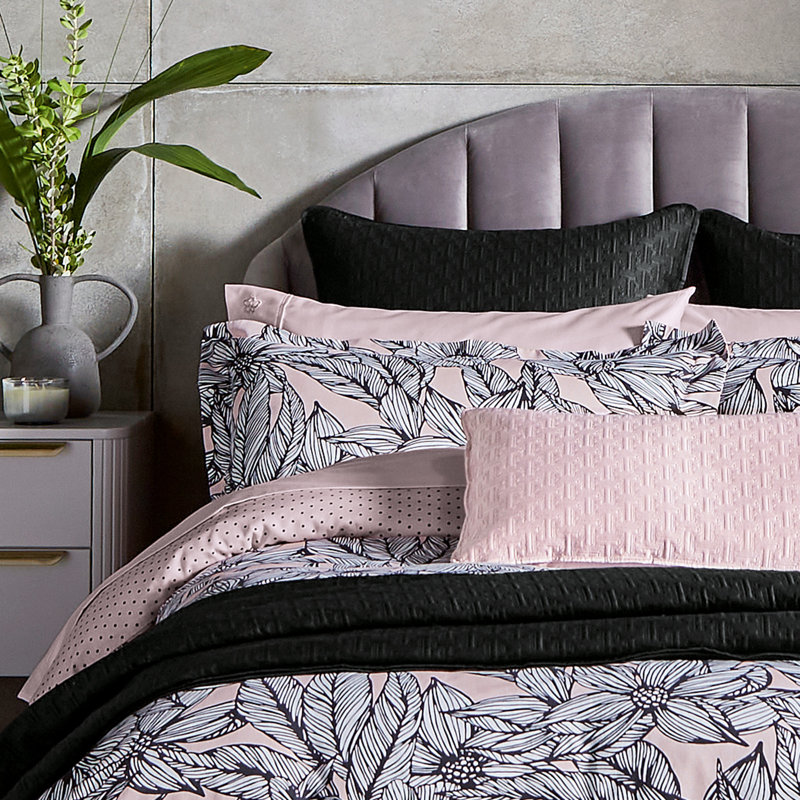 T Quilt Geometric Pillow Sham, Soft Pink