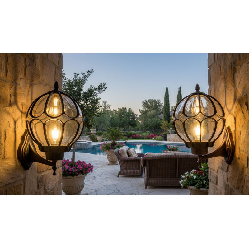Lanterne murale en bronze antique