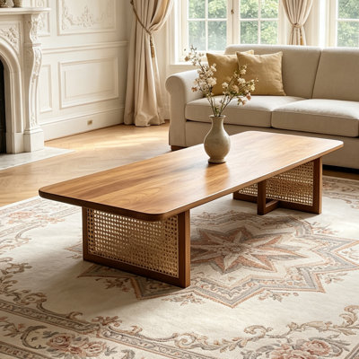 Table basse brune en bois massif brun