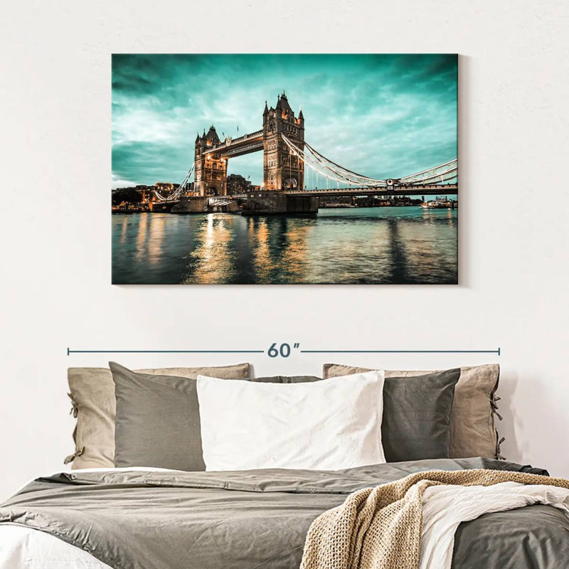Nicci London Bridge Nightfall, H 32 po x l 48 po