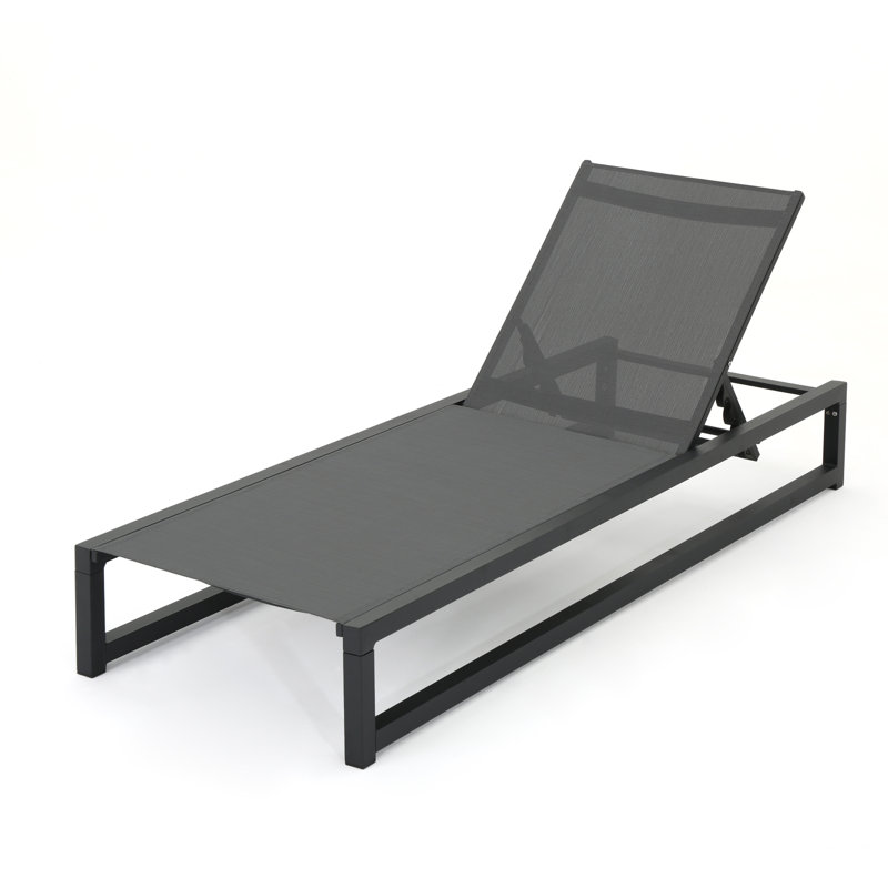 CHAISE LOUNGE