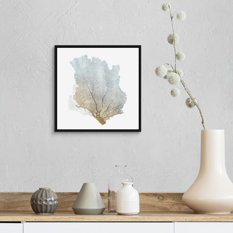 «Delicate Coral I» par Isabelle Z - reproduction d'art sur toile, H 14 po x l 14 po, Toile avec cadre flottant, Noir