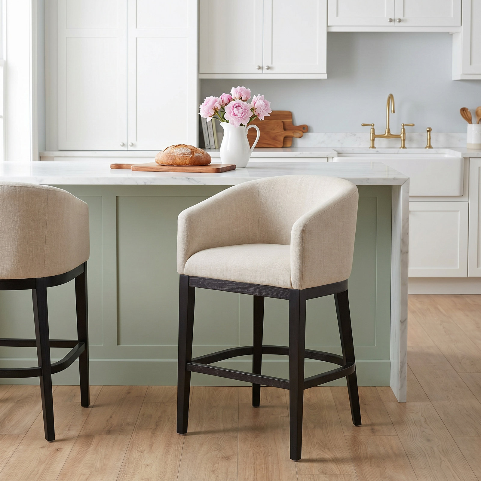 Bridgewater 24" Bar Stool, Black Frame 