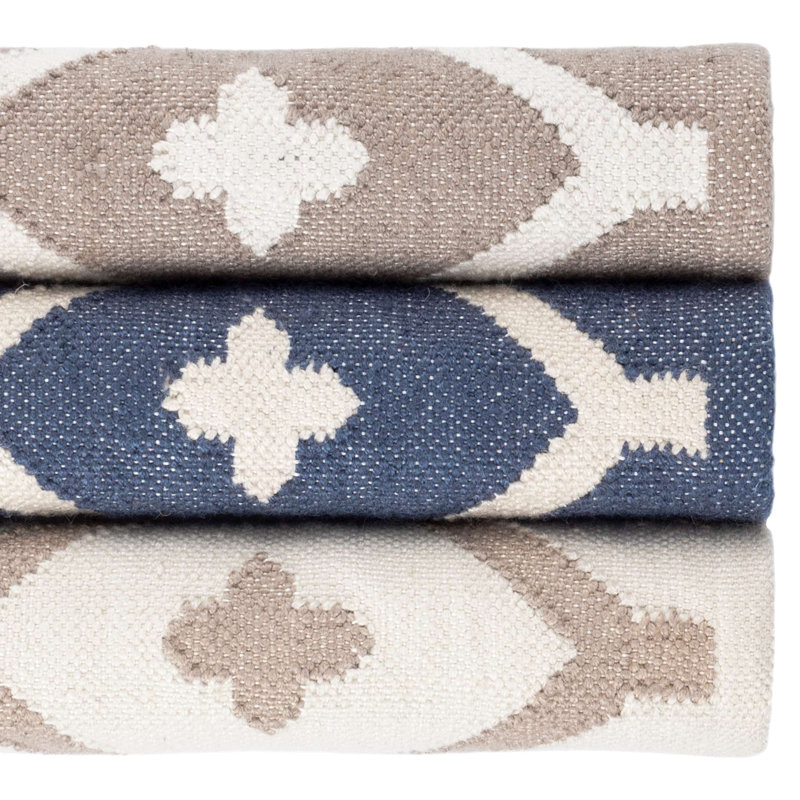 Elizabeth Navy Handwoven Indoor/Outdoor Rug, Rectangle 2' x 3'