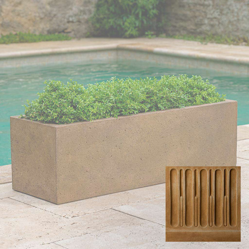Boîte à fleurs en béton coulé Trough, Travertin