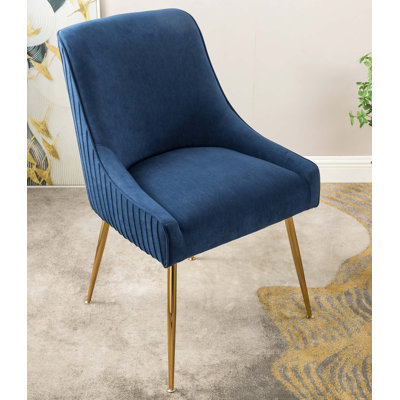 Chaise moderne en velours avec dossier incurvé