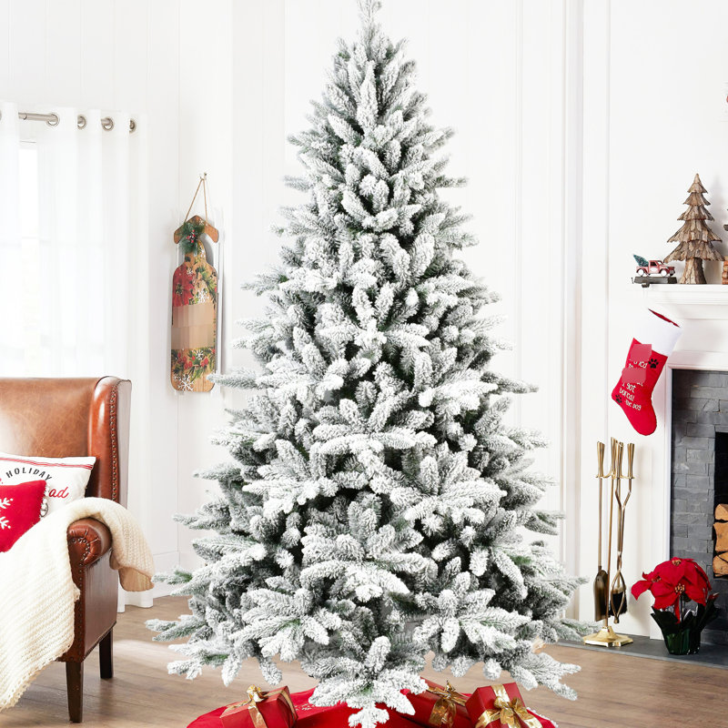 Arbre de Noël enneigé enneigé, 1100 pointes de branches denses, Pe + réaliste, construction à charnières et support en métal pour la décoration hivernale