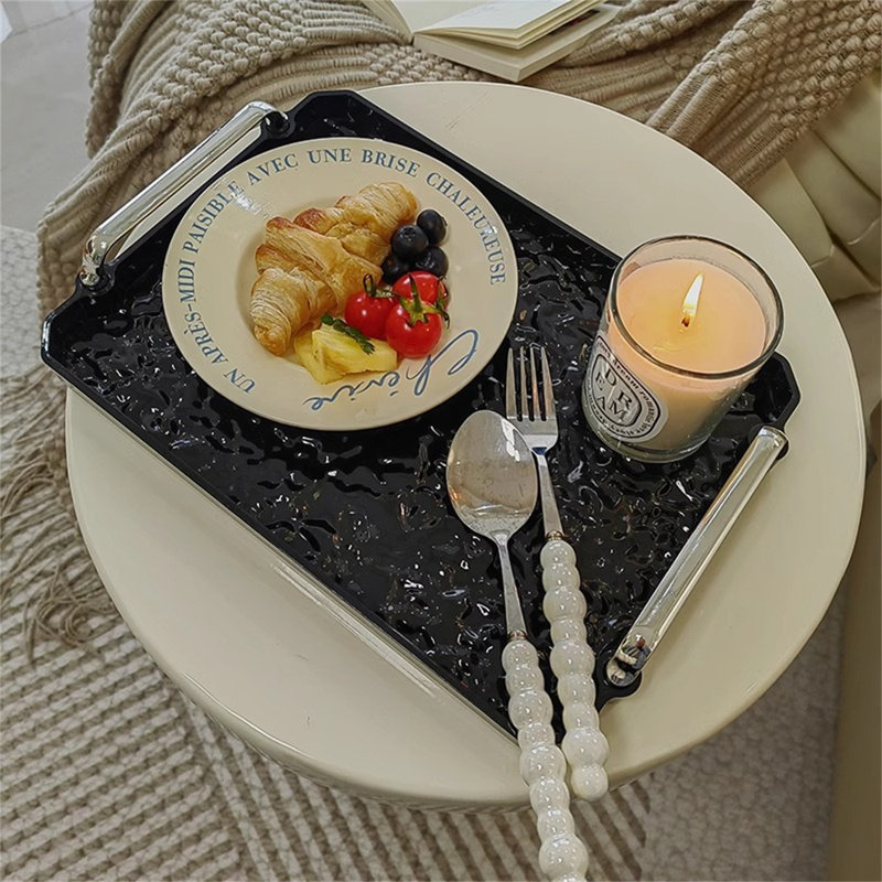 Plateau en plastique Haaken, H 1,57 po x l 8,58 po x P 16,14 po, Noir